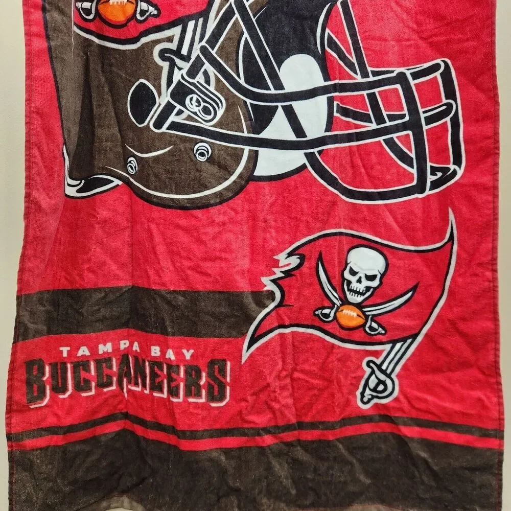 NEW NFL Tampa Bay Buccaneers Beach Towel